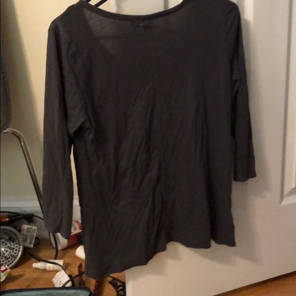 Simple Dark Grey Quarter length sleeved top - Picture 2 of 2